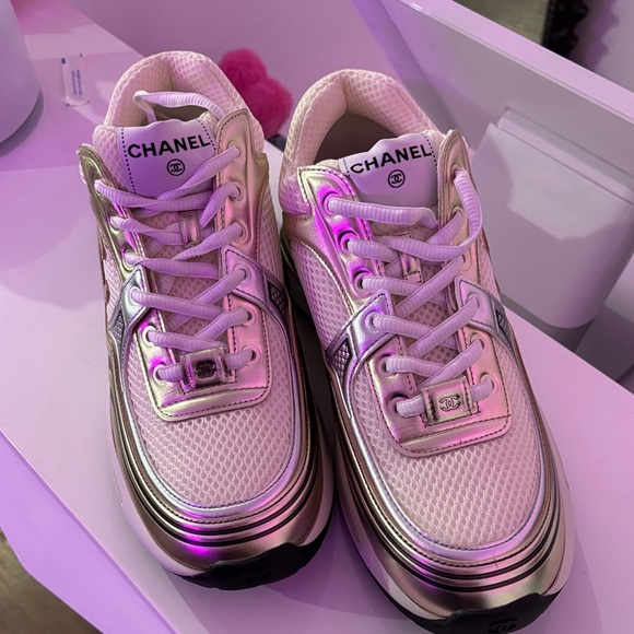 CHANEL Iridescent Cream Sneakers - Picture 2 of 6